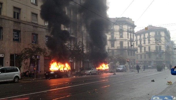 No Expo, guerriglia a Milano