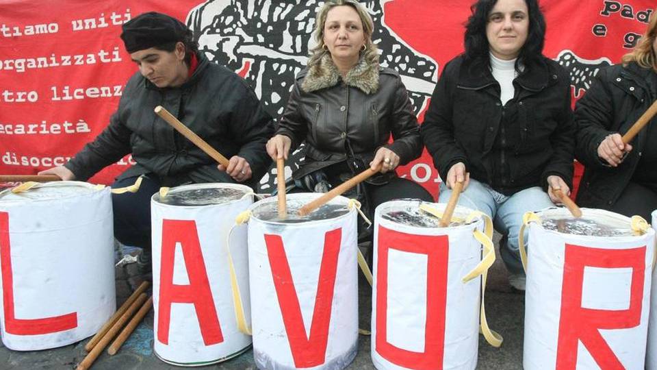 Primo maggio, festa per il lavoro: 9.300 licenziati e 17.000 cassintegrati Primo maggio, festa per il lavoro: 9.300 licenziati e 17.000 cassintegrati
