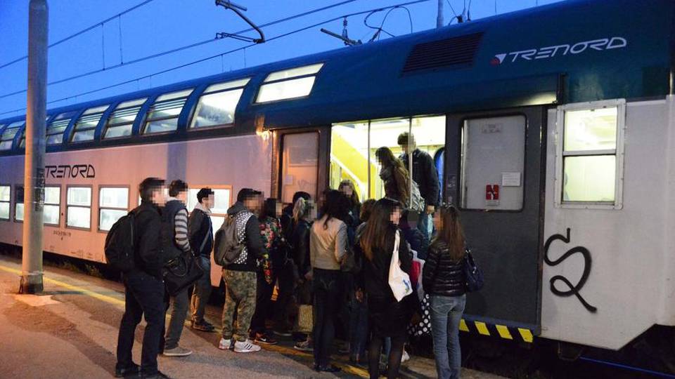 Ferrovie Nord, indagato il presidente «Spese pazze». I pendolari: vergognoso Ferrovie Nord, indagato il presidente «Spese pazze». I pendolari: vergognoso