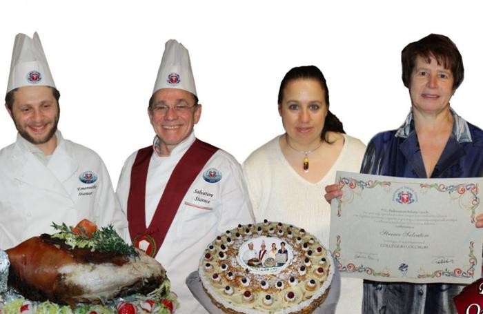 La famiglia Starace: da sinistra, Emanuele, Salvatore, Lorella e Maria