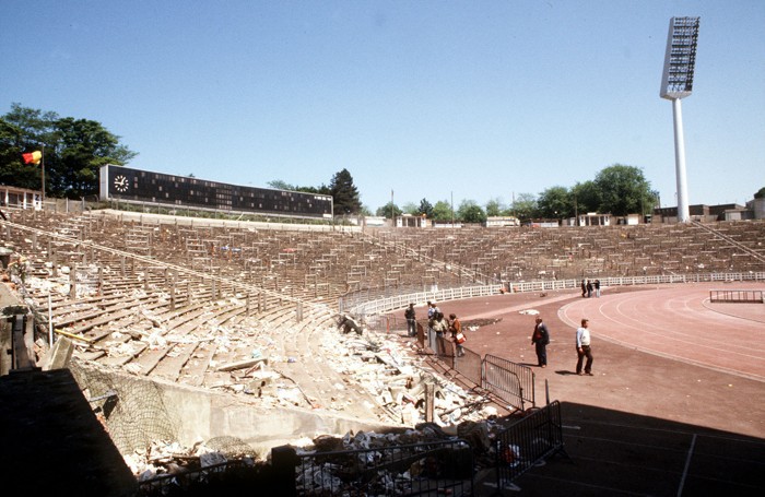 Il settore praticamente distrutto allo stadio Heysel