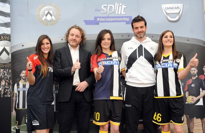Francesco Fontana Giusti, direttore Comunicazione & Immagine Renault Italia, con Andrea Stramaccioni, allenatore dell’Udinese e tre hostess Francesco Fontana Giusti, direttore Comunicazione & Immagine Renault Italia, con Andrea Stramaccioni, allenatore dell’Udinese e tre hostess