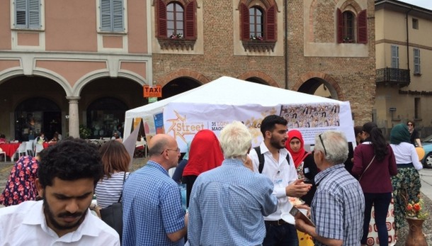 Islam, prove di velo in piazza a Lodi