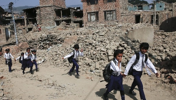 Nepal: riaprono le scuole dopo terremoto