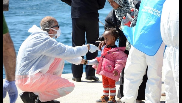 Immigrati:protettorato Onu a Lampedusa