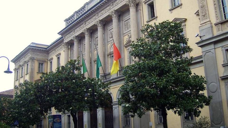 Belotti ancora provocatore. Al prefetto «Restituisca i 49 quadri alla Carrara» Belotti ancora provocatore. Al prefetto «Restituisca i 49 quadri alla Carrara»