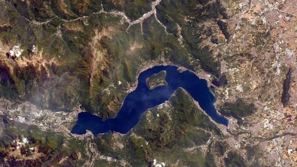 AstroSamantha pensa a Bergamo Dallo spazio la foto del lago d’Iseo AstroSamantha pensa a Bergamo Dallo spazio la foto del lago d’Iseo