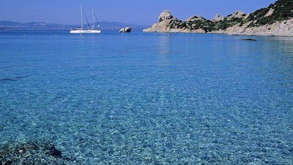 Tempo di vacanze (e di truffe online) 10 regole per difendersi dalle false offerte Tempo di vacanze (e di truffe online) 10 regole per difendersi dalle false offerte