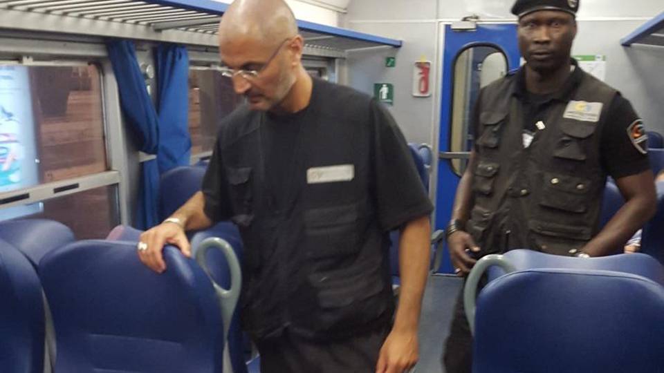 Treni di notte: sporcizia e degrado E sulle carrozze un clima di paura Treni di notte: sporcizia e degrado E sulle carrozze un clima di paura