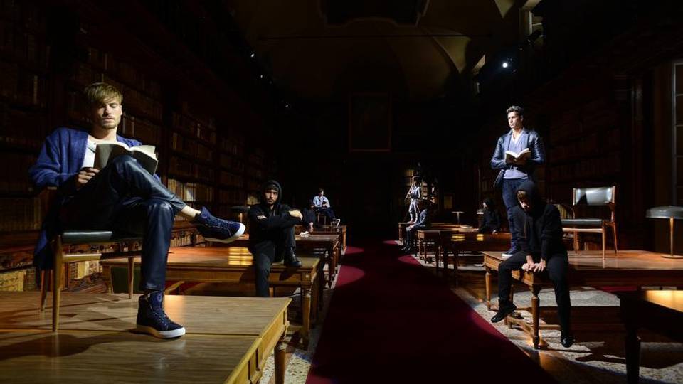 Trussardi e un’installazione - le foto Arte e moda per l’uomo del Levriero Trussardi e un’installazione - le foto Arte e moda per l’uomo del Levriero