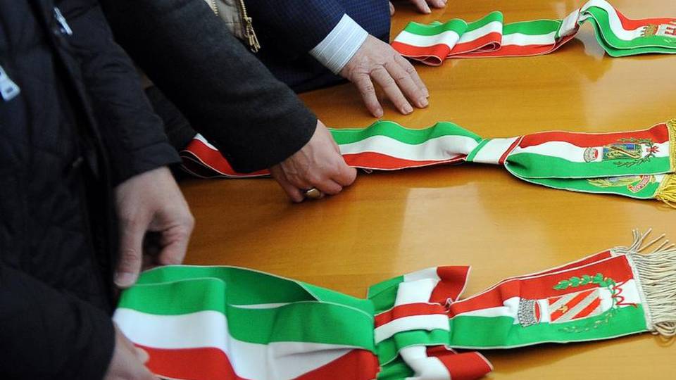 Filago e Locatello senza sindaci La Prefettura nomina i commissari Filago e Locatello senza sindaci La Prefettura nomina i commissari