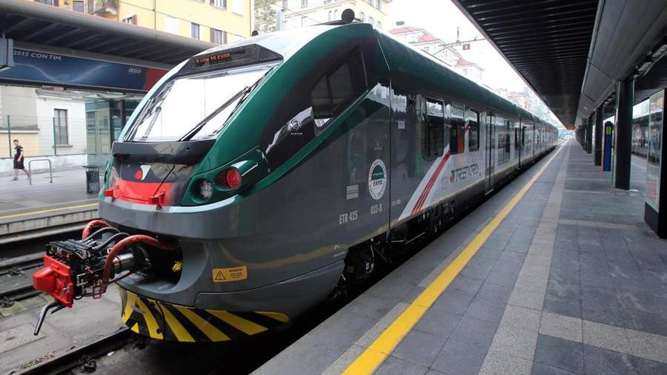 Treni, pioggia di ritardi e cancellazioni Rientro a ostacoli per i pendolari Treni, pioggia di ritardi e cancellazioni Rientro a ostacoli per i pendolari