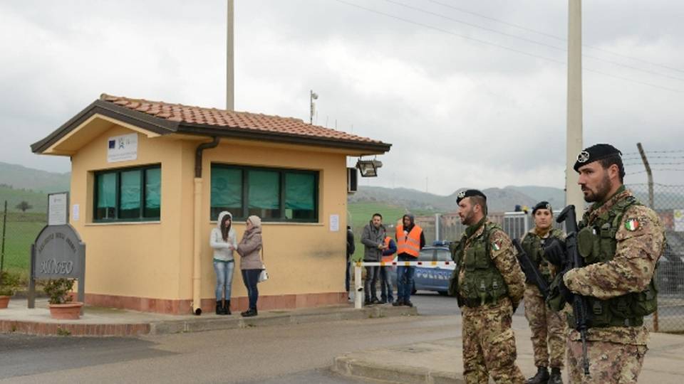 Corruzione a Cara di Mineo, 5 indagati Corruzione a Cara di Mineo, 5 indagati