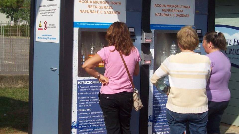 Liscia o gassata? L’acqua alla spina piace Spopolano le casette: ora sono 1.300 Liscia o gassata? L’acqua alla spina piace Spopolano le casette: ora sono 1.300