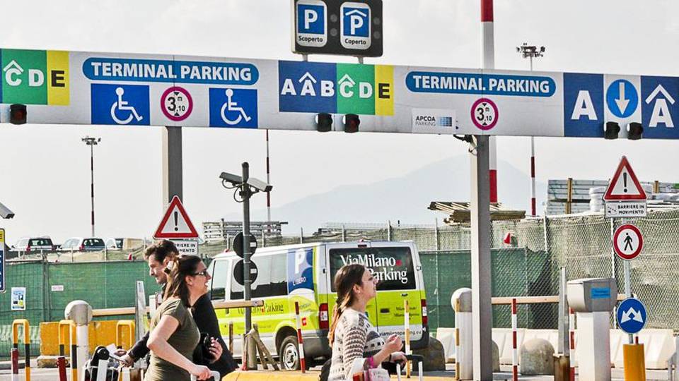 Blu Express sospende i voli Salta il collegamento Orio-Roma Blu Express sospende i voli Salta il collegamento Orio-Roma