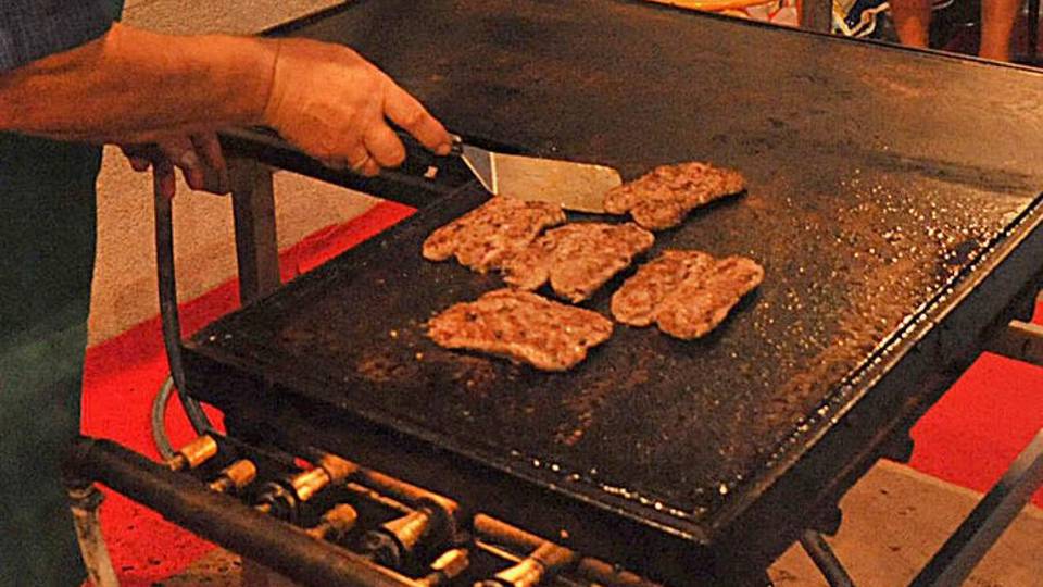 Dagli scarpinòcc alle costine Ci sono decine di sagre Dagli scarpinòcc alle costine Ci sono decine di sagre