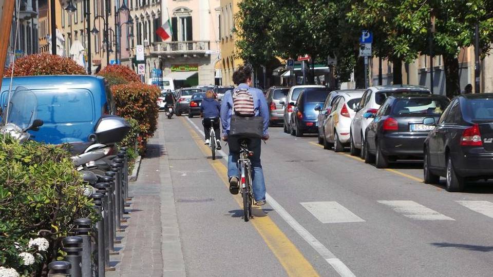 Bergamo, cresce l’uso delle due ruote Ogni giorno 16 mila spostamenti in bici Bergamo, cresce l’uso delle due ruote Ogni giorno 16 mila spostamenti in bici