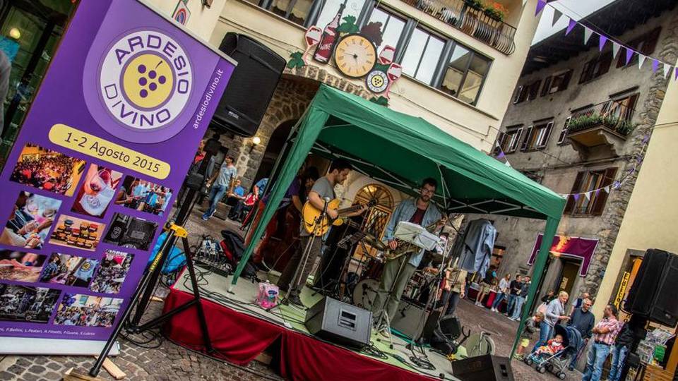 Il sole bacia «Ardesio DiVino» E i banchi hanno aperto non stop Il sole bacia «Ardesio DiVino» E i banchi hanno aperto non stop