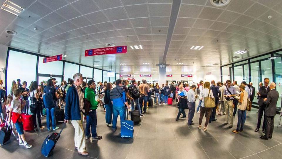 Luglio, record assoluto per Orio Oltre un milione di passeggeri - Video Luglio, record assoluto per Orio Oltre un milione di passeggeri - Video