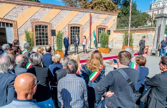 Il discorso di Franceschini alle autorità presenti Il discorso di Franceschini alle autorità presenti