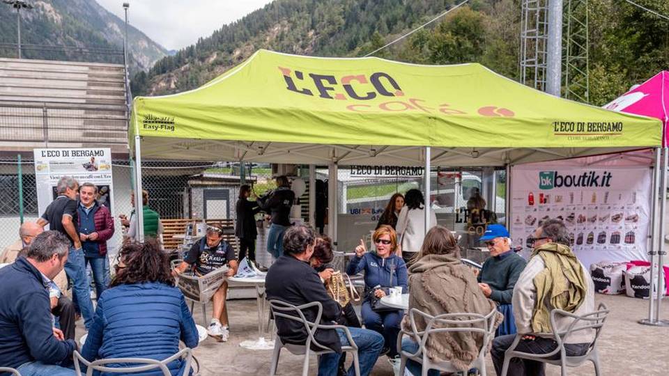 Branzi, la Fiera di San Matteo fa il botto Tantissimi visitatori anche a L’Eco café Branzi, la Fiera di San Matteo fa il botto Tantissimi visitatori anche a L’Eco café