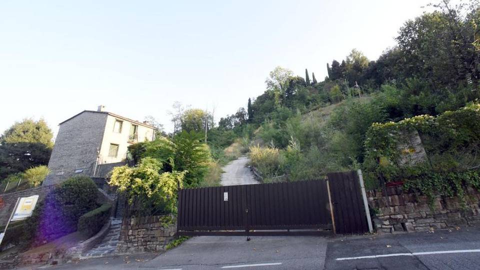 Parcheggio alla Fara, nuova puntata Comune diffidato: «Ripartire da zero» Parcheggio alla Fara, nuova puntata Comune diffidato: «Ripartire da zero»