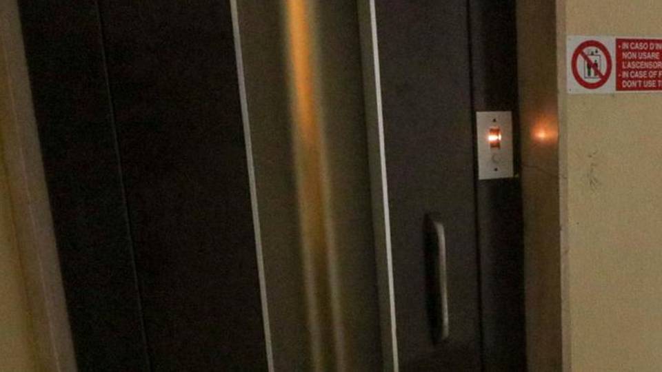 Seriate, blocca donna in ascensore Ladro svaligia la casa, rubati oro e soldi Seriate, blocca donna in ascensore Ladro svaligia la casa, rubati oro e soldi