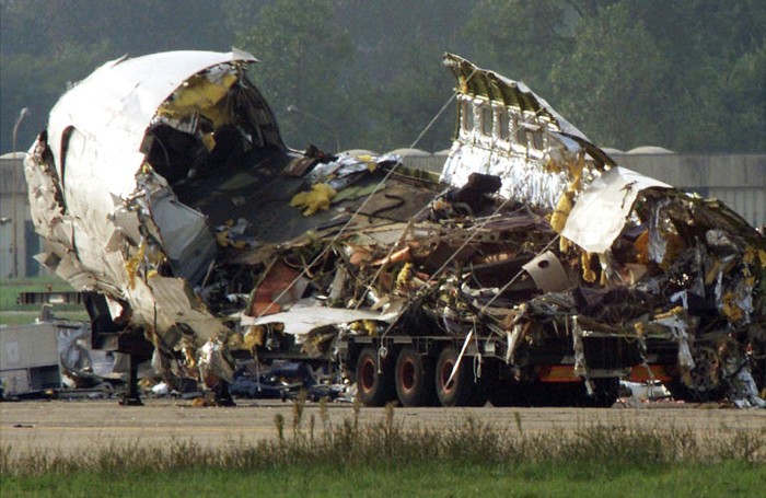 Quindici anni fa il disastro di Linate «Mai più». 118 vittime, 8