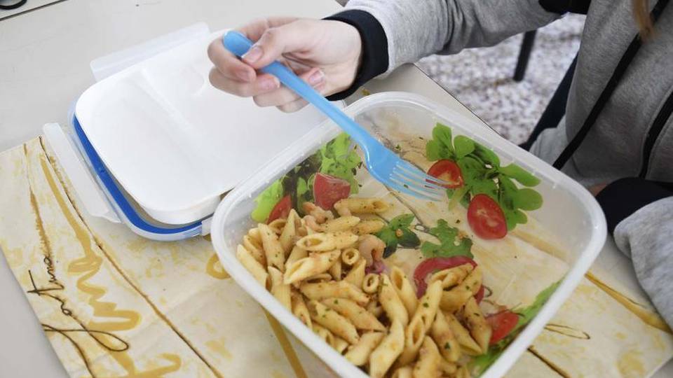 Niente mensa alle medie Stezzano, solo 11 iscrizioni Niente mensa alle medie Stezzano, solo 11 iscrizioni