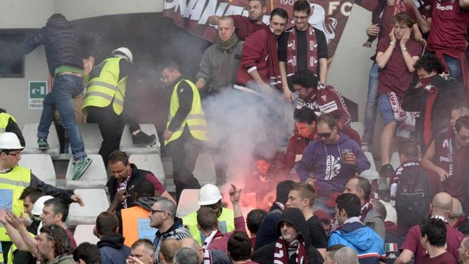 Bomba carta nel derby Juve-Toro Chiesti 7 anni e mezzo per l’ultrà Bomba carta nel derby Juve-Toro Chiesti 7 anni e mezzo per l’ultrà