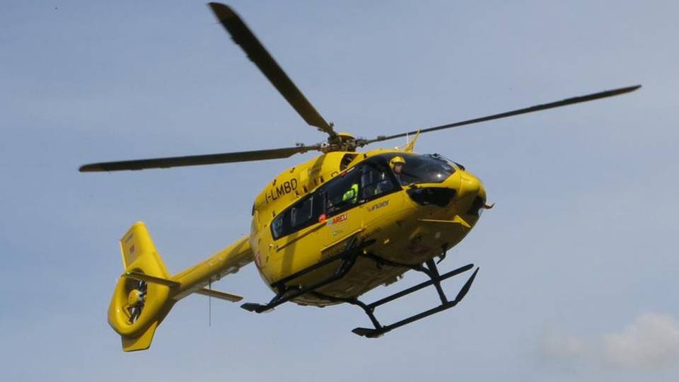 Cade al Rifugio Calvi Elisoccorso in azione Cade al Rifugio Calvi Elisoccorso in azione