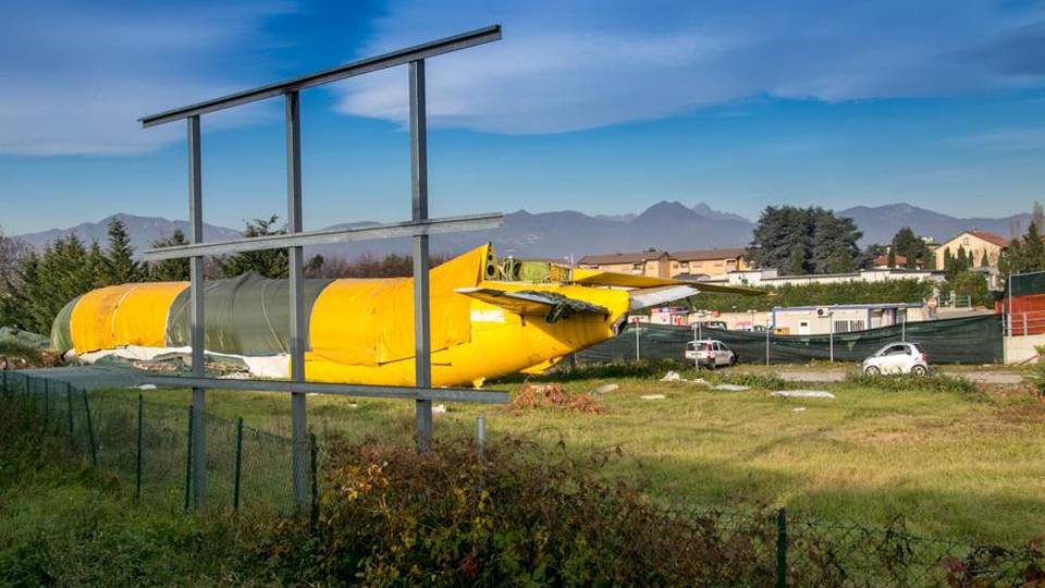 L’aereo fuori pista è ancora lì, 4 mesi dopo «Non c’è il piano di rimozione» - Video L’aereo fuori pista è ancora lì, 4 mesi dopo «Non c’è il piano di rimozione» - Video