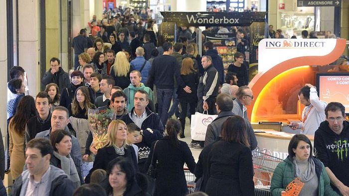 Negozio abbigliamento low cost outlet