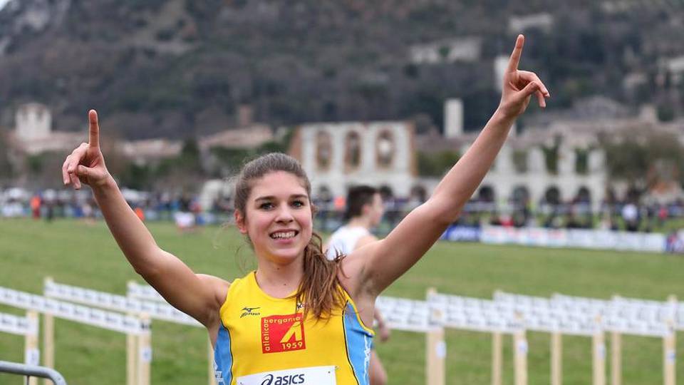 Zenoni trionfa ai campionati di cross Battaglia fino al traguardo - Video Zenoni trionfa ai campionati di cross Battaglia fino al traguardo - Video