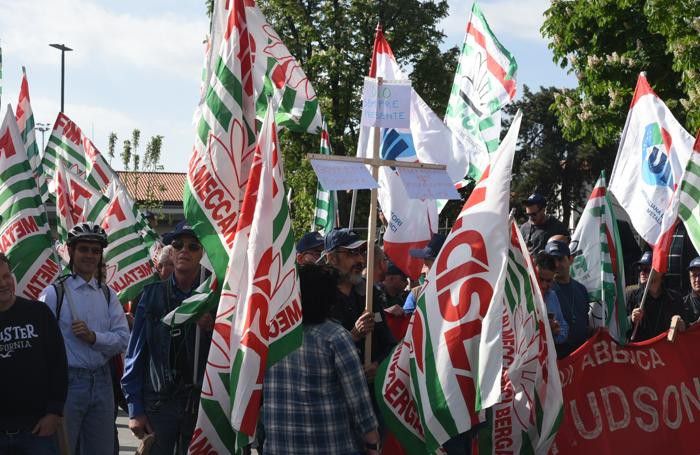 La protesta dei metalmeccanici a Bergamo La protesta dei metalmeccanici a Bergamo