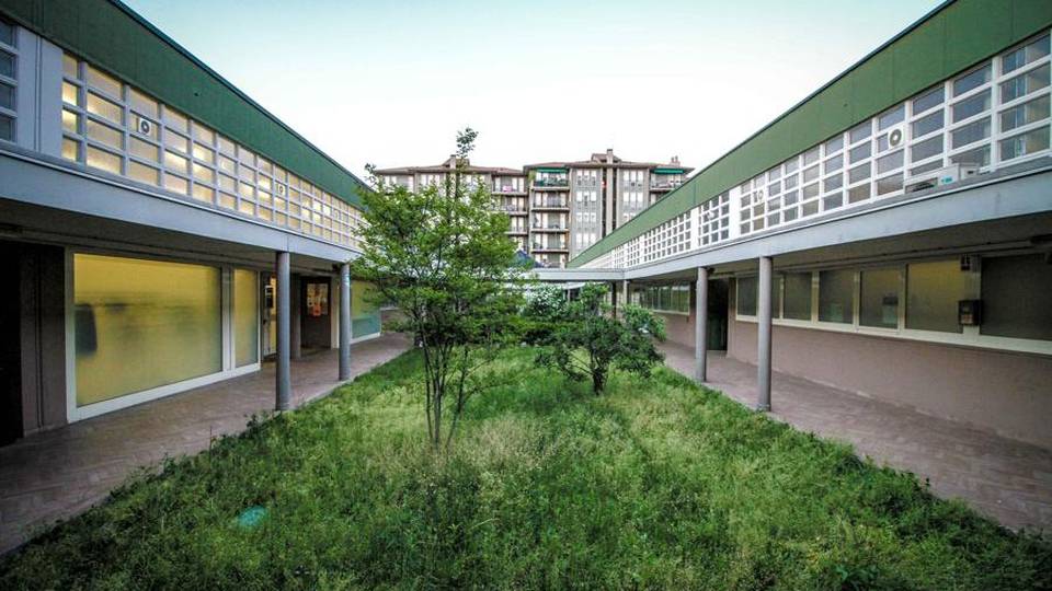 Musulmani, clima da «tregua armata» Per pregare affittata una sala a Loreto Musulmani, clima da «tregua armata» Per pregare affittata una sala a Loreto
