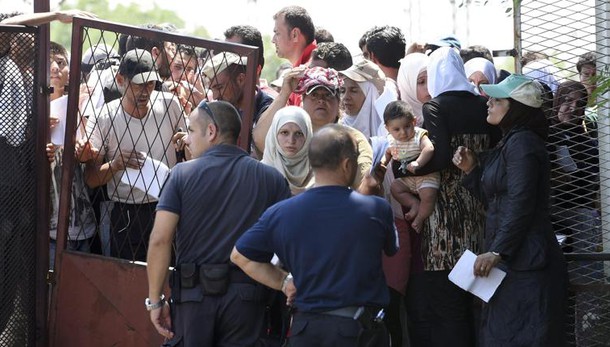 Ue, primi segnali cambio rotte migranti