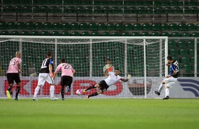 Borriello trasforma il rigore dell’1-1