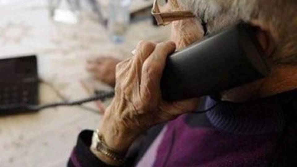 «Signora, hanno arrestato suo figlio» Finto avvocato ruba i soldi a un’anziana «Signora, hanno arrestato suo figlio» Finto avvocato ruba i soldi a un’anziana