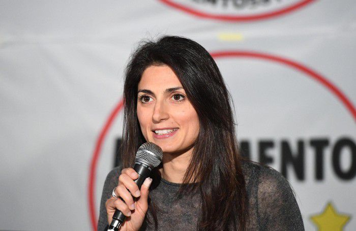 La candidata M5S a sindaco di Roma, Virginia Raggi, durante la conferenza stampa nel comitato elettorale, Roma, 06 giugno 2016. ANSA/ALESSANDRO DI MEO La candidata M5S a sindaco di Roma, Virginia Raggi, durante la conferenza stampa nel comitato elettorale, Roma, 06 giugno 2016. ANSA/ALESSANDRO DI MEO