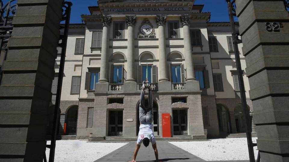 «In forma con L’Eco», decima puntata Allenarsi di fronte alla Carrara è un’arte «In forma con L’Eco», decima puntata Allenarsi di fronte alla Carrara è un’arte