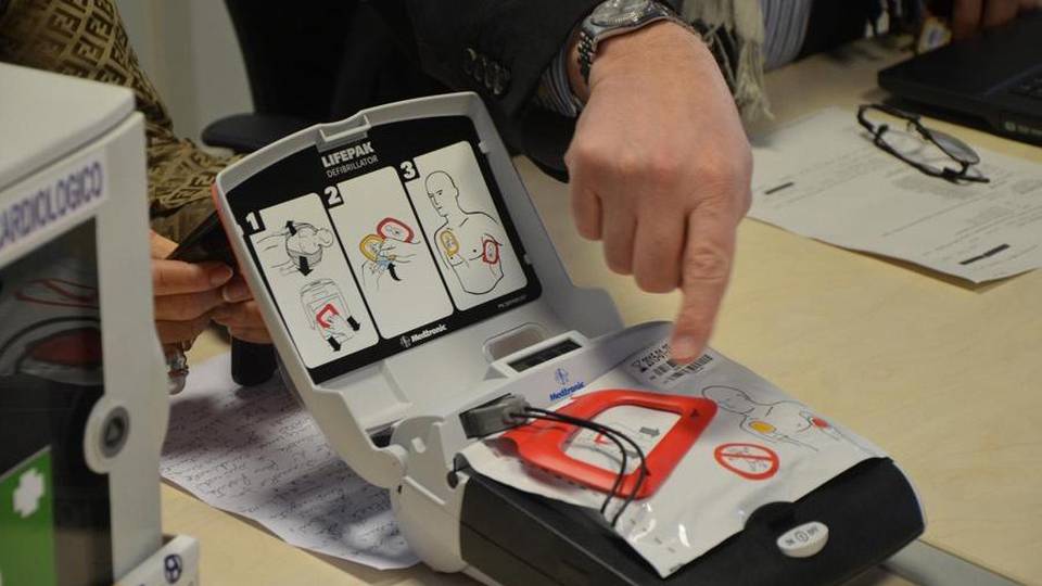 Defibrillatori, Bergamo all’avanguardia Dal 19 è d’obbligo per le attività sportive Defibrillatori, Bergamo all’avanguardia Dal 19 è d’obbligo per le attività sportive