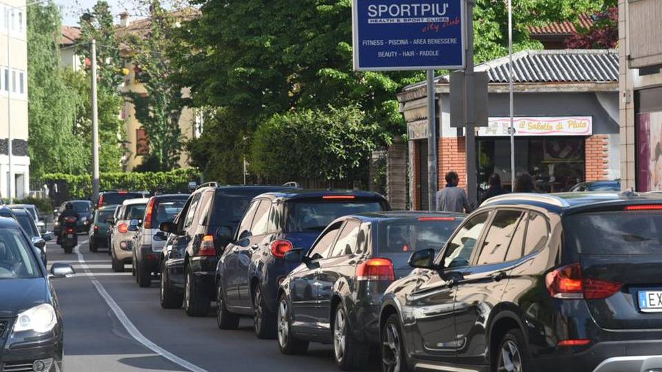 Traffico, vuoi evitare code e disagi? Ecco le news in tempo reale - Diretta Traffico, vuoi evitare code e disagi? Ecco le news in tempo reale - Diretta