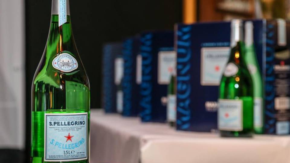 Acqua minerale come Champagne San Pellegrino, la bottiglia Magnum Acqua minerale come Champagne San Pellegrino, la bottiglia Magnum