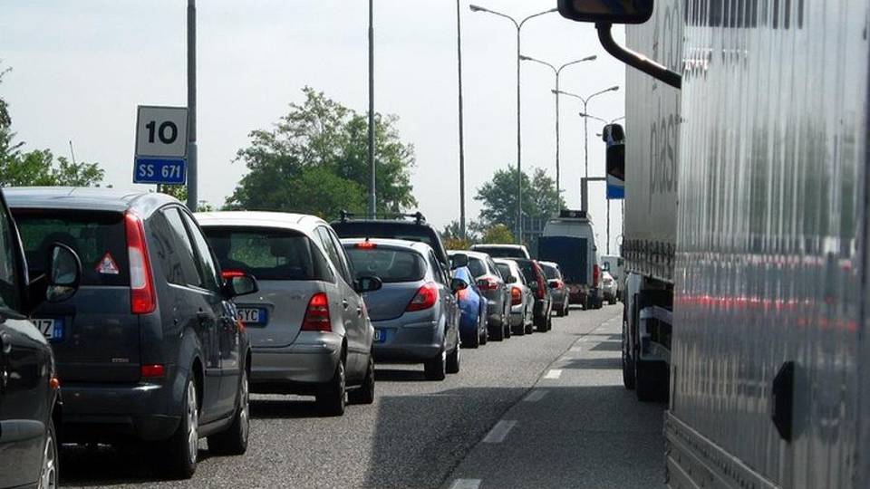 Volete evitare code e incidenti? Ecco le news sul traffico in tempo reale Volete evitare code e incidenti? Ecco le news sul traffico in tempo reale