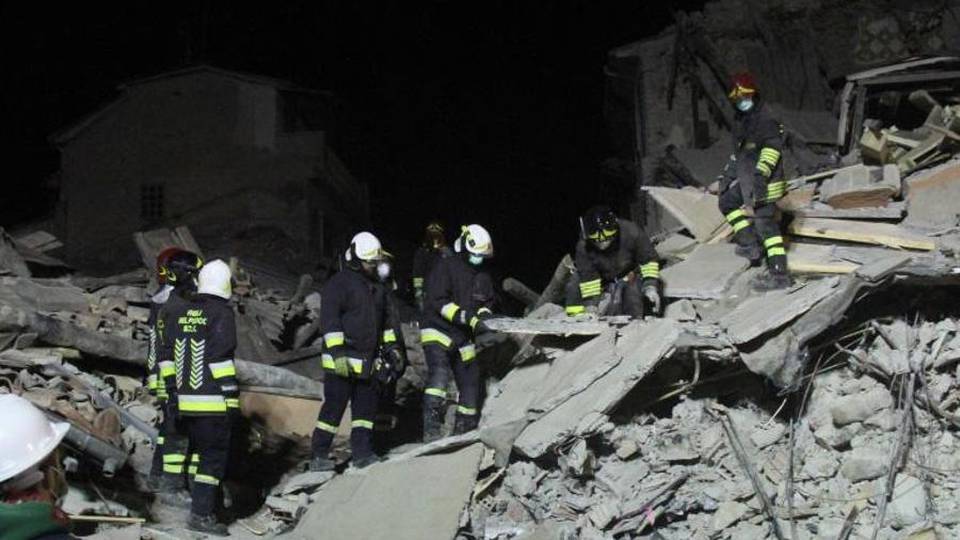 I due volti un paese generoso e negligente I due volti un paese generoso e negligente