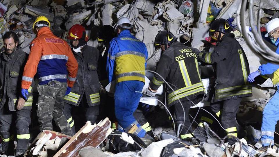 Sisma, la mobilitazione dei bergamaschi Come aiutare le popolazioni terremotate Sisma, la mobilitazione dei bergamaschi Come aiutare le popolazioni terremotate