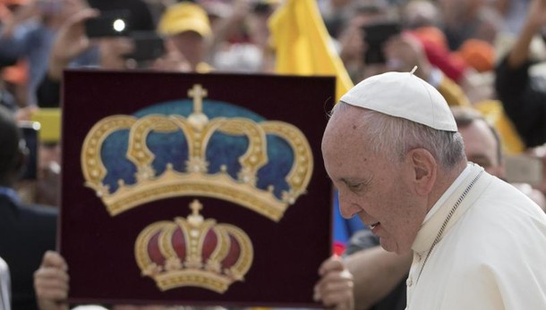 Papa: non spiumate altri con critiche