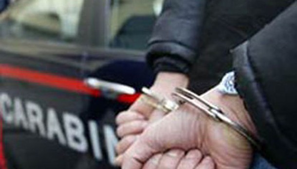 Rapinatore per fare regalo nozze figlia