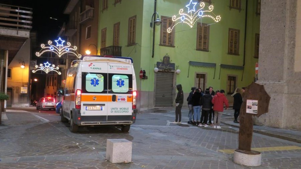 Alzano il gomito a Capodanno Intossicazioni nella notte, c’è un 15enne Alzano il gomito a Capodanno Intossicazioni nella notte, c’è un 15enne